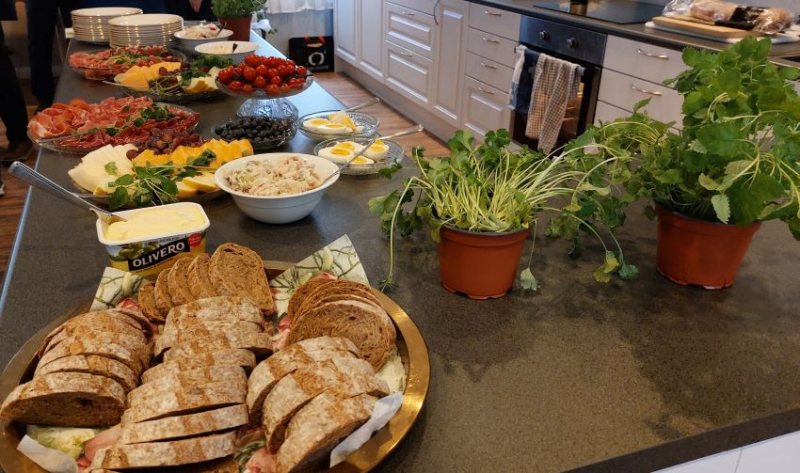 Et hyggelig måltid sammen styrker klubbens miljø